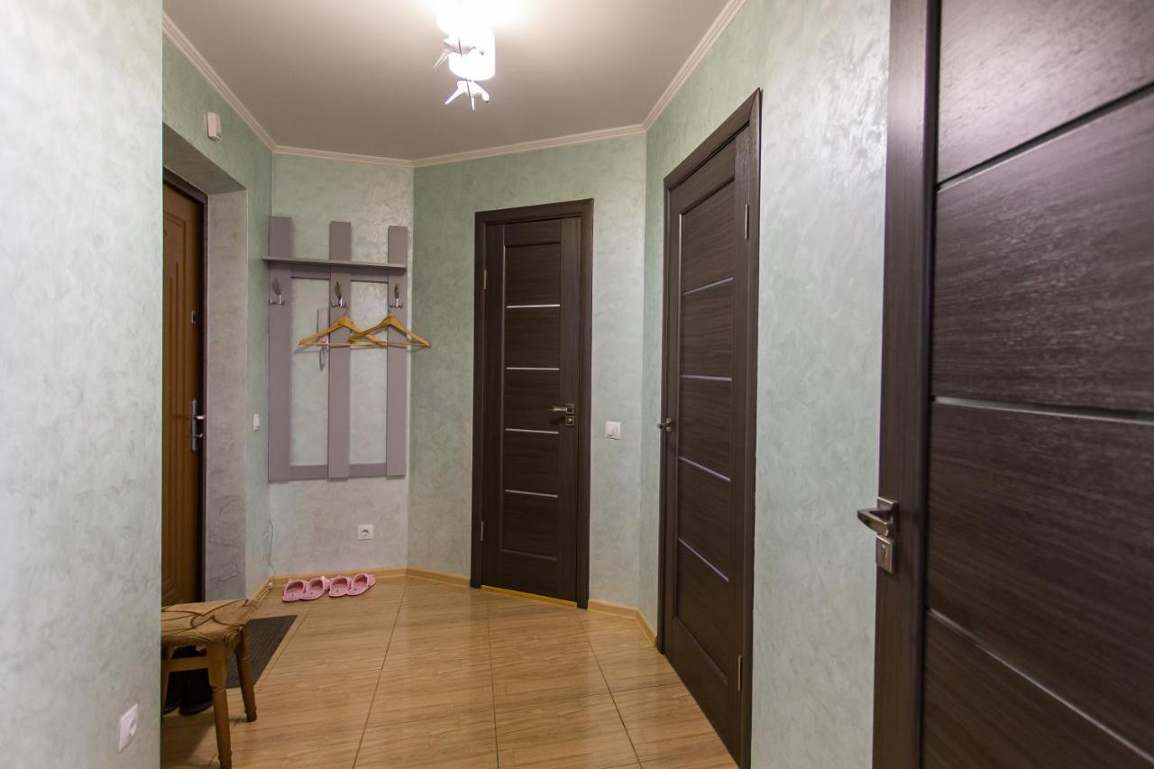 Подобово В Центрі Поряд Жд Ternopil Exterior photo